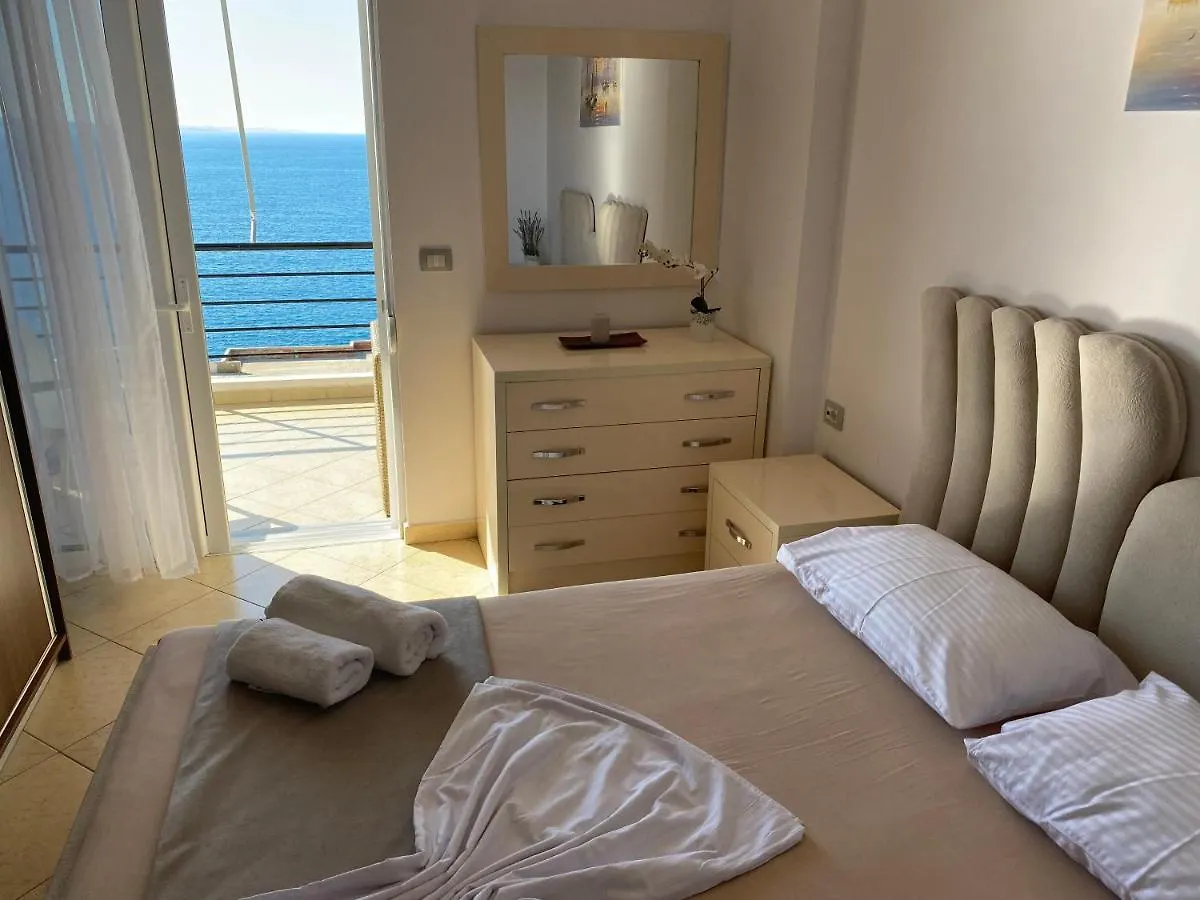 Apartment With Huge Sea View Balcony Saranda Albanie